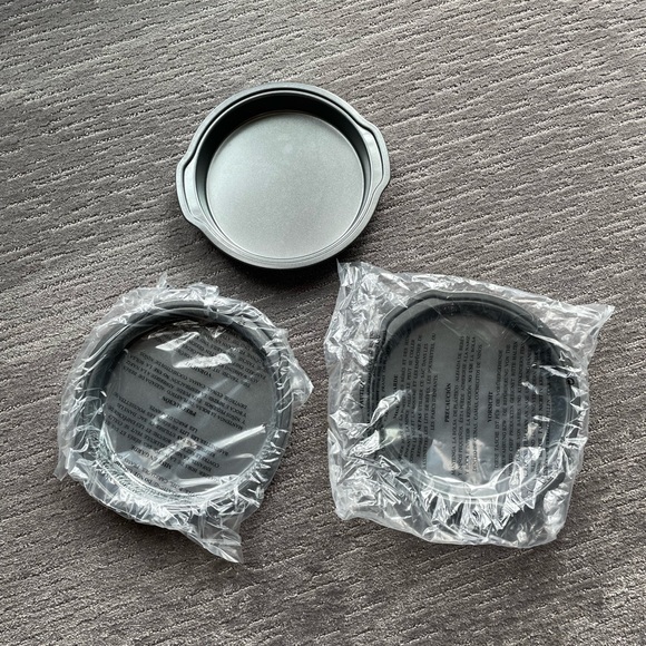 Pampered Chef Nonstick Set of 3 Cake Pans #9611 - Picture 3 of 4